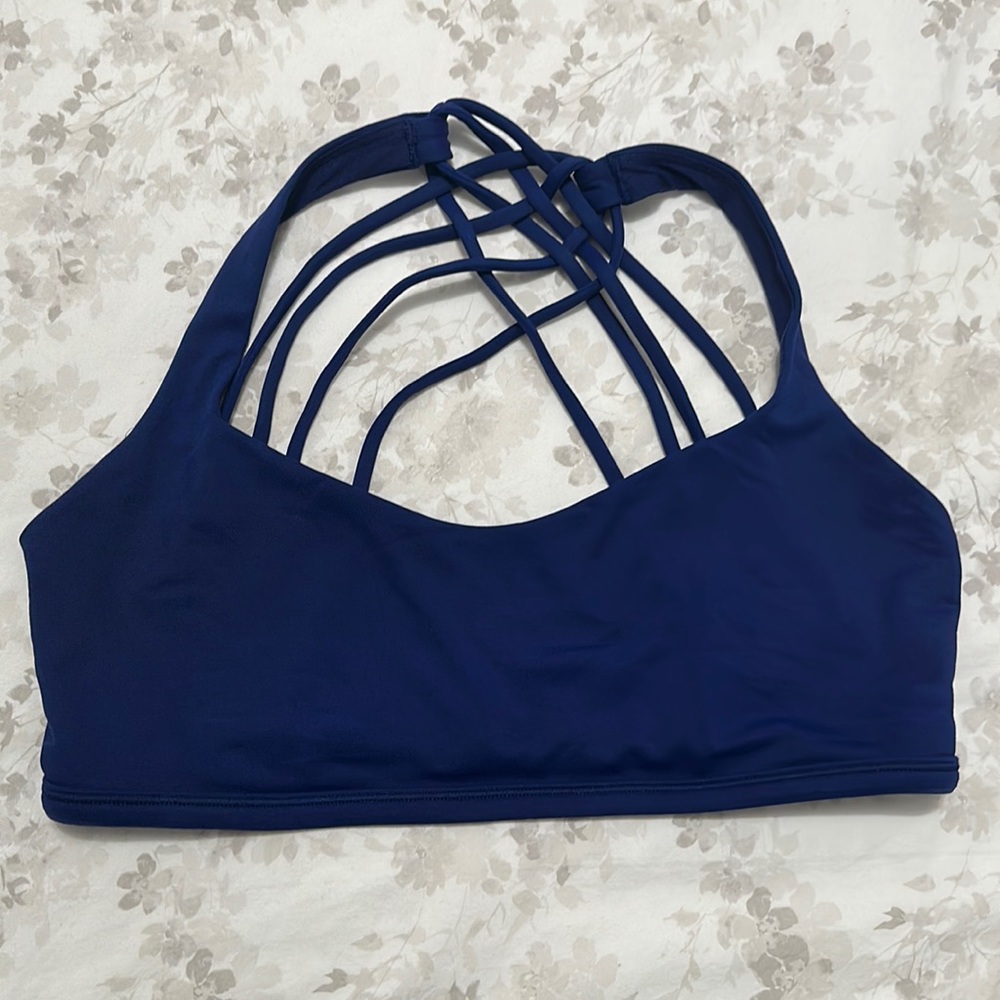 Lululemon sports bra